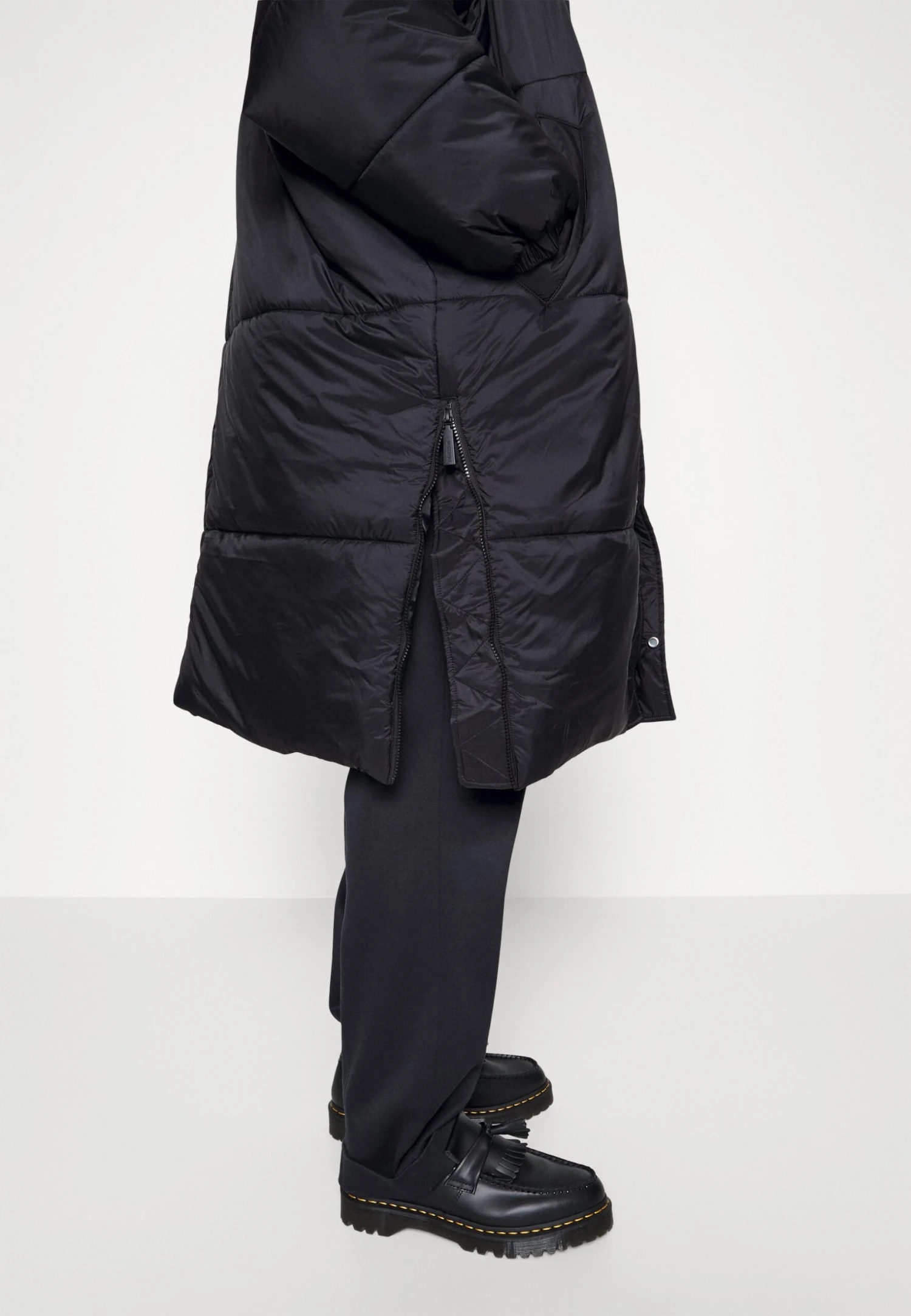 Zali Puffer Coat Unisex - Winterjas - Black 7 Zali Puffer Coat Unisex - Winterjas - Black - Afbeelding 5