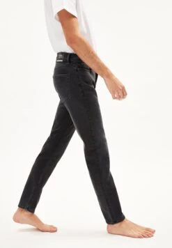 Armedangels Iaan Comfort- Straight Leg Jeans - Wavy Black -Algemene Winkel Voor Herenmode 18c3a4f3459748049f21bde1ca9b5e3d