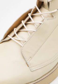 Tiger Of Sweden Brabant - Veterboots - Off-White -Algemene Winkel Voor Herenmode 1ef2ae9d46d94bc89404362d7ed9ba23