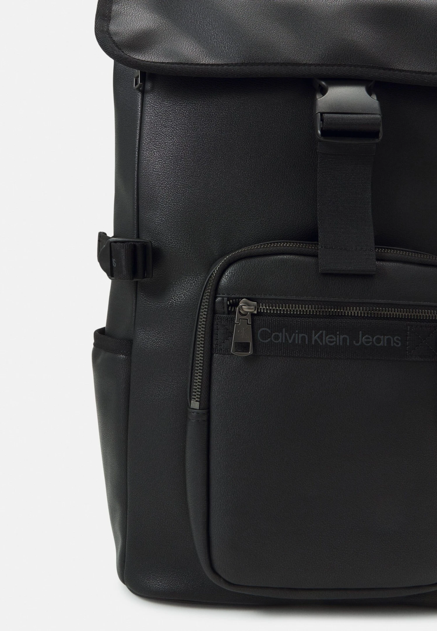 Calvin Klein Jeans Ultralight Roll Top Unisex - Rugzak - Black 7 Calvin Klein Jeans Ultralight Roll Top Unisex - Rugzak - Black - Afbeelding 5
