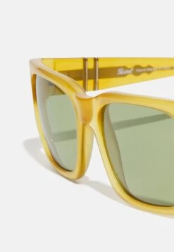 Persol Zonnebril - Miele -Algemene Winkel Voor Herenmode 33edf6d16f8143dfb76ee9f0b28ede08