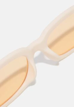 CHPO Nicole Unisex - Zonnebril - Off-White/Orange -Algemene Winkel Voor Herenmode 376942d10f2a4d0f9f3776a7f5ad8d6d