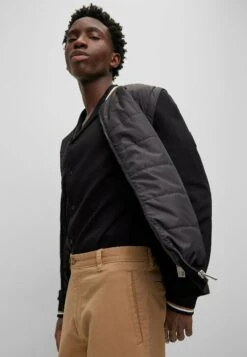 Boss Skiles- Bomberjacks - Black One 10 Boss Skiles- Bomberjacks - Black One -Algemene Winkel Voor Herenmode 45a2ad005c18411eb257ce222c10cf14