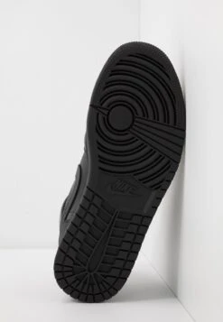 Air Jordan 1 Mid - Sneakers Hoog - Black -Algemene Winkel Voor Herenmode 52a4494aa750422e804b0391af8f47e6