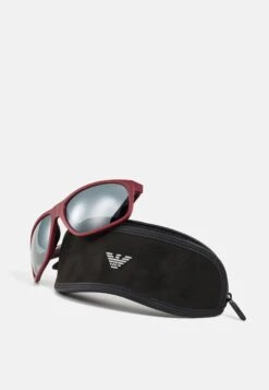 Emporio Armani Zonnebril - Bordeaux -Algemene Winkel Voor Herenmode 7232b974e4cf4ed4a90ffb4ddc42972a