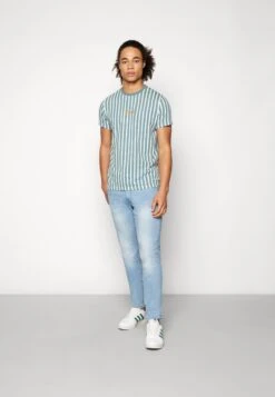 Only & Sons Onsloom- Slim Fit Jeans - Light Blue Denim -Algemene Winkel Voor Herenmode 789bc57a4c2843d48c3a4dbfb59c7344