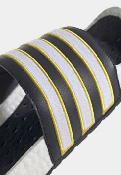 Adidas Originals Adilette Boost - Badslippers - Cloud White Legend Ink Yellow -Algemene Winkel Voor Herenmode 805419bcae2f45799f4f148dd9c065c3