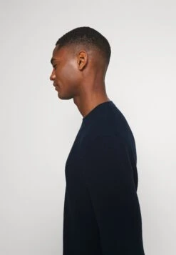 Selected Homme Slhrocks Crew Neck - Trui - Dark Sapphire -Algemene Winkel Voor Herenmode 851d7017f4ea4143aea6a27bf4e755fa