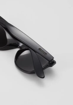 Polaroid Zonnebril - Black/Dark Grey -Algemene Winkel Voor Herenmode 8a565c2ff3b24025b95a902e42820112