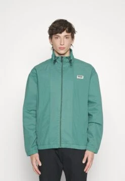 Fila Tantow Jacket - Windjack - Blue Spruce 11 Fila Tantow Jacket - Windjack - Blue Spruce -Algemene Winkel Voor Herenmode 9d491ebec53c49ae97997fc6c4f03b45