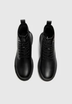 PULL & BEAR Veterboots - Black -Algemene Winkel Voor Herenmode a87d992f1c114c4a82beea8103def087