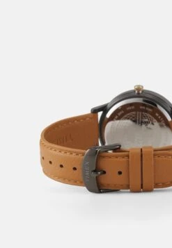 TIMEX Waterbury Classic Roman Dial - Horloge - Brown -Algemene Winkel Voor Herenmode ad11906d0da84c8e8ade3df3ec2d6691