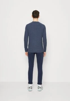 Denham Raglan Crew - Trui - Blue -Algemene Winkel Voor Herenmode b26fb5dad3e347e0b3f3901e87a4628c