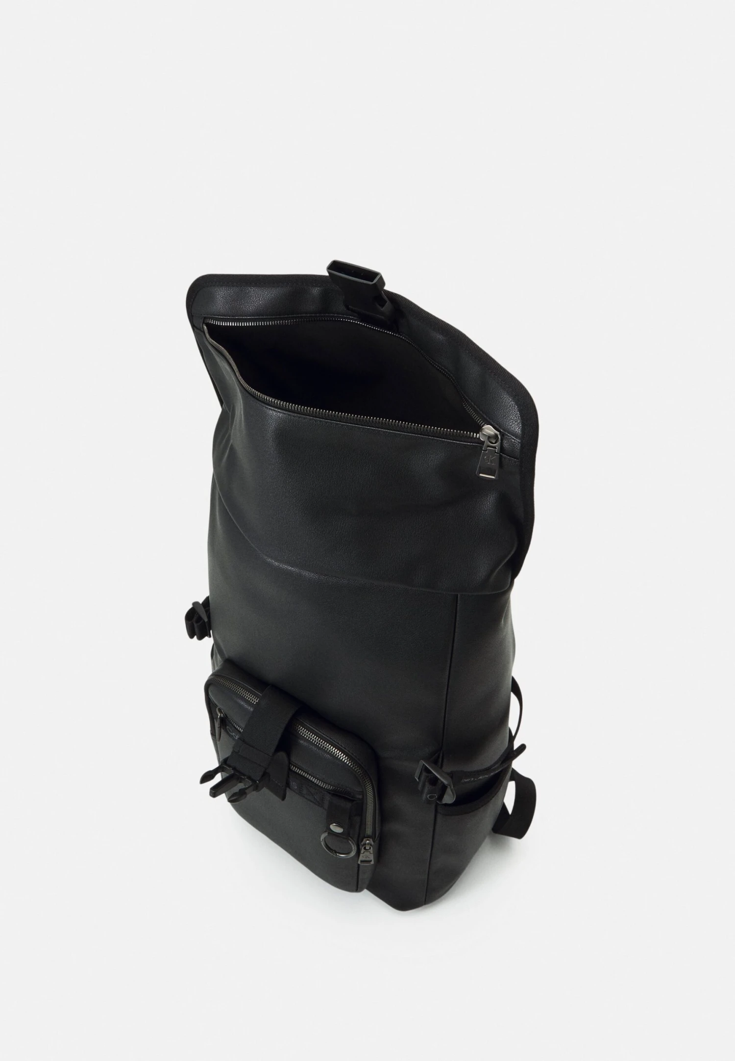 Calvin Klein Jeans Ultralight Roll Top Unisex - Rugzak - Black 5 Calvin Klein Jeans Ultralight Roll Top Unisex - Rugzak - Black - Afbeelding 3