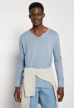 Zadig & Voltaire Monastir Voltaire - Longsleeve - Bleu Horizon -Algemene Winkel Voor Herenmode bca9bfef68d44b9a8a1ee02eb92412ff