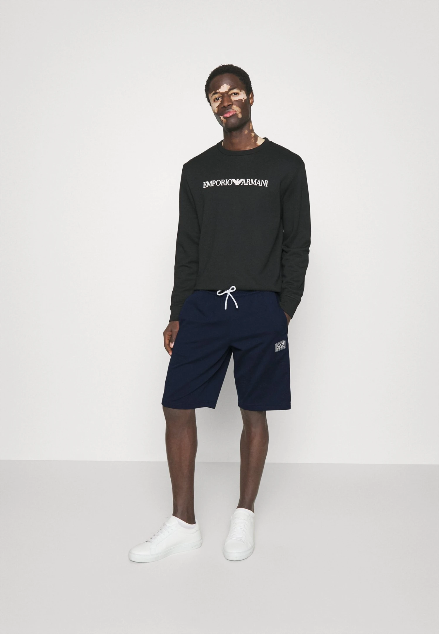 EA7 Emporio Armani Bermuda - Shorts - Dark Blue 4 EA7 Emporio Armani Bermuda - Shorts - Dark Blue - Afbeelding 2