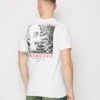 PRIMITIVE Bug Out Tee - T-Shirt Print - White -Algemene Winkel Voor Herenmode c632ad55241a4dbd8cd0c55ce5d17d76