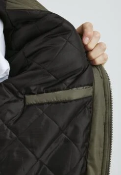 Prmartins - Bomberjacks - Dusty Olive -Algemene Winkel Voor Herenmode c72e1dad3ed343bba3a5db3b408d2480