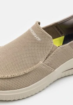 Skechers Delson 3.0 - Instappers - Taupe -Algemene Winkel Voor Herenmode c948757325b14a2fac35c4a8826f67a2