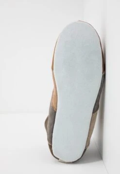 Shepherd Hans - Pantoffels - Multicolor -Algemene Winkel Voor Herenmode cc0eb67122af4f899b350a7ad466de33