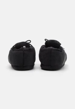 Oversized Slipper - Pantoffels - Black -Algemene Winkel Voor Herenmode cd60954610f744109a111ff5f191911f