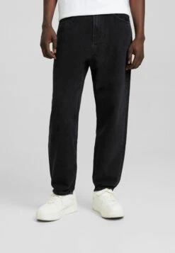 BERSHKA Straight Leg Jeans - Black