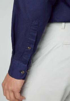 Hackett London Piece Dyed Soft- Overhemd - Navy -Algemene Winkel Voor Herenmode dae9fb71d7f744a382b3877a12e4533c