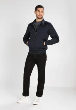 Harrington - Bomberjacks - Marine -Algemene Winkel Voor Herenmode e4bcf778a6a14ecfb5646ff8cb04eaf8