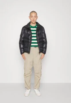 Antony Morato Coat Regular Fit In Shining With Eco Sorona Aura - Winterjas - Black -Algemene Winkel Voor Herenmode e53554e4bee0419a88bceaee932679ee