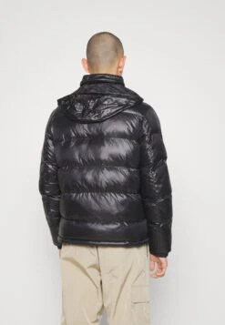 Antony Morato Coat Regular Fit In Shining With Eco Sorona Aura - Winterjas - Black -Algemene Winkel Voor Herenmode e7d7e7f80bc04f83ac66063dfc0b65b7