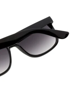 Alpha - Zonnebril - Matt Black -Algemene Winkel Voor Herenmode ea2f36ea4965438391881004e22b3f78