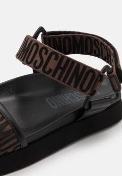 MOSCHINO Outdoorsandalen - Black -Algemene Winkel Voor Herenmode f66ead46ce704965bb91557698bba5f8