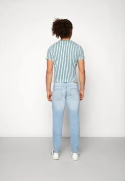 Only & Sons Onsloom- Slim Fit Jeans - Light Blue Denim -Algemene Winkel Voor Herenmode f6c3a7bc1dd142dfaa4f0a023298d11b