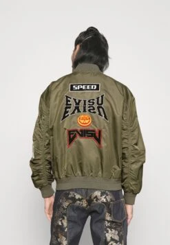 Evisu Kamon Jacket - Bomberjacks - Dark Olive 10 Evisu Kamon Jacket - Bomberjacks - Dark Olive -Algemene Winkel Voor Herenmode fd9d02874c7e4aada897dfe7af1a3342