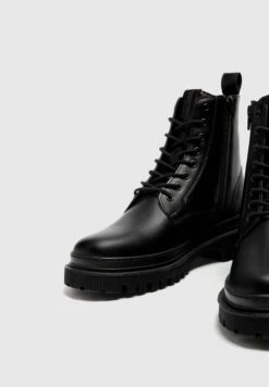 PULL & BEAR Veterboots - Black -Algemene Winkel Voor Herenmode fdde4364b2c34b8bbbf295cec8ed31b7